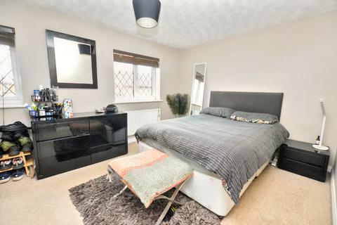 3 bedroom semi-detached house for sale, Parkinson Close, Wakefield, West Yorkshire