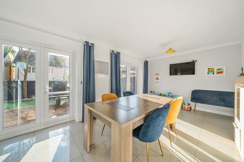 4 Halletts Road, Monkton Heathfield, Taunton, TA2 8FJ