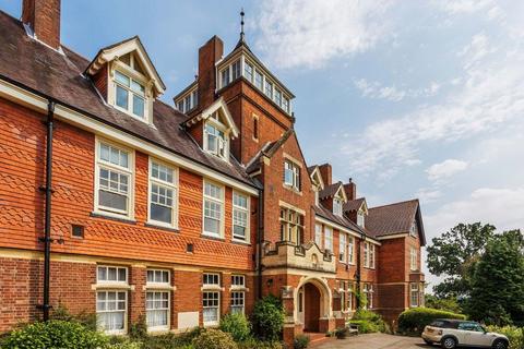 2 bedroom apartment to rent, Caxton House, Caxton Lane, Oxted