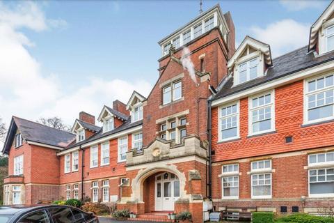 2 bedroom apartment to rent, Caxton House, Caxton Lane, Oxted