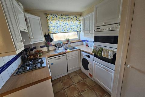 2 bedroom flat to rent, Pentlands Court, Cambridge