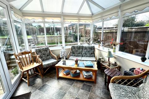 10 Chestnut Close, Braunton, EX33 2EH
