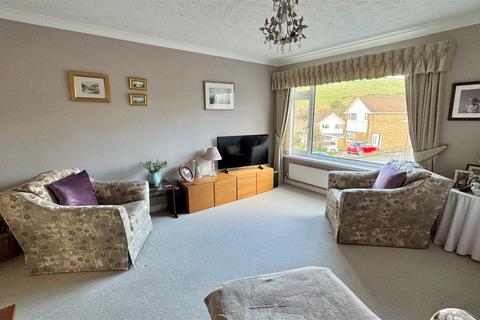 10 Chestnut Close, Braunton, EX33 2EH