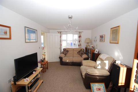 3 bedroom detached house to rent, Sycamore Drive, Bury St. Edmunds IP32