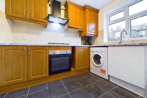 2 bedroom semi-detached house to rent, Inverness Road