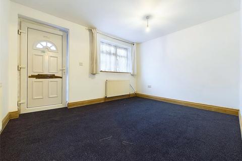 2 bedroom semi-detached house to rent, Inverness Road