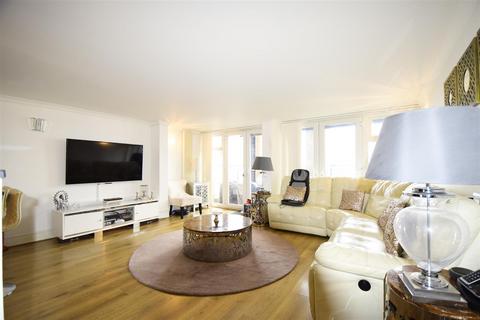 3 bedroom flat to rent, Jamestown Way, Canary Wharf, E14