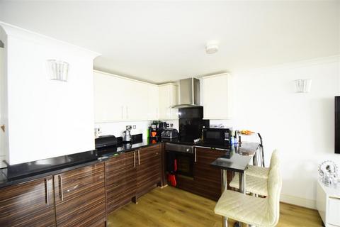 3 bedroom flat to rent, Jamestown Way, Canary Wharf, E14