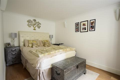 3 bedroom flat to rent, Jamestown Way, Canary Wharf, E14