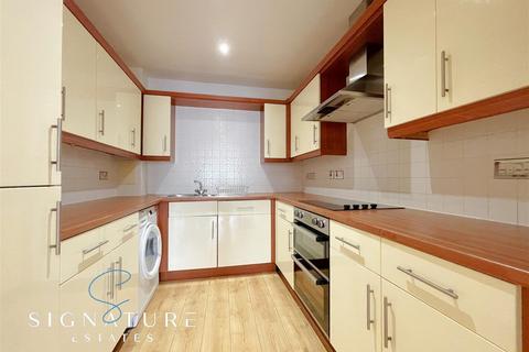 1 bedroom flat for sale, Rockwell Court The Gateway Watford Hertfordshire