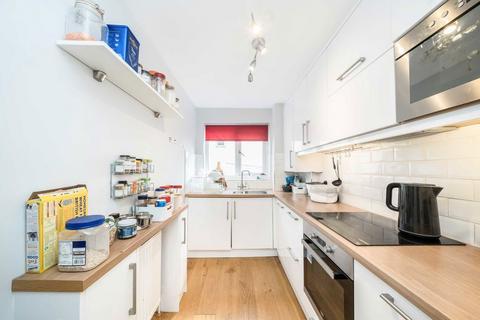 2 bedroom flat for sale, Hook Road, Surbiton KT6