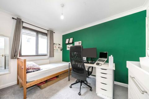 2 bedroom flat for sale, Hook Road, Surbiton KT6