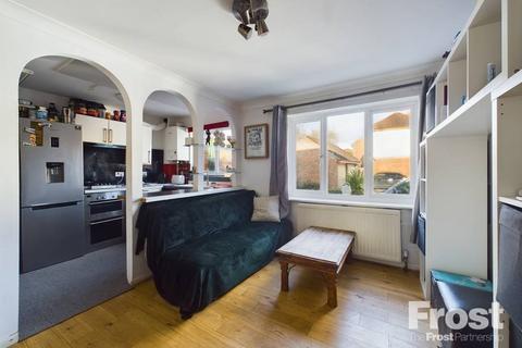 1 bedroom end of terrace house for sale, Appleby Gardens, Feltham, Middlesex, TW14