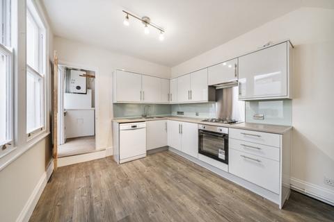 3 bedroom house to rent, Dallin Road London SE18