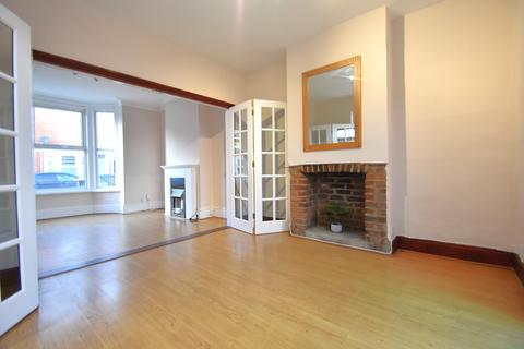 3 bedroom terraced house to rent, Bath Road, Southsea PO4