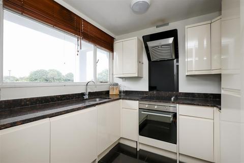 2 bedroom flat for sale, Kersfield Road, London