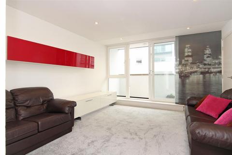 2 bedroom flat for sale, Osiers Road, London