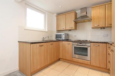 2 bedroom flat for sale, Osiers Road, London