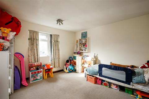 2 bedroom flat for sale, Dyers Lane, London