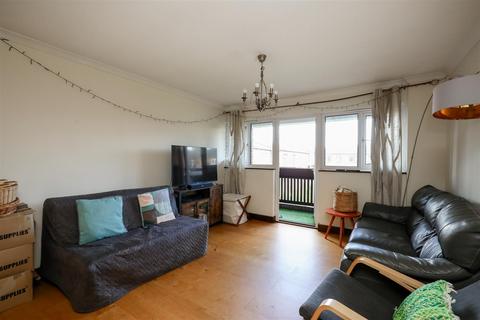 2 bedroom flat for sale, Dyers Lane, London