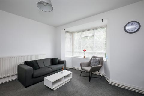 1 bedroom flat for sale, Toland Square, London