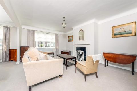 3 bedroom flat for sale, Putney Heath, London