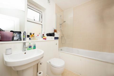 2 bedroom flat to rent, Southerton Road, Hammersmith W6