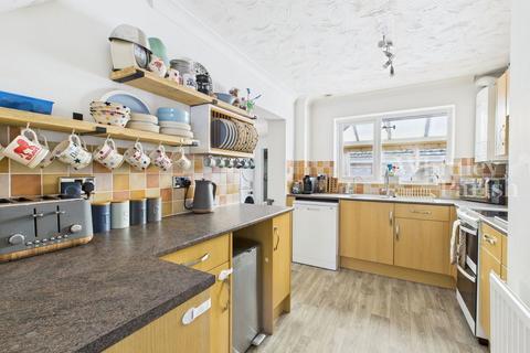 2 Henry Ward Road, Harleston, IP20 9EZ