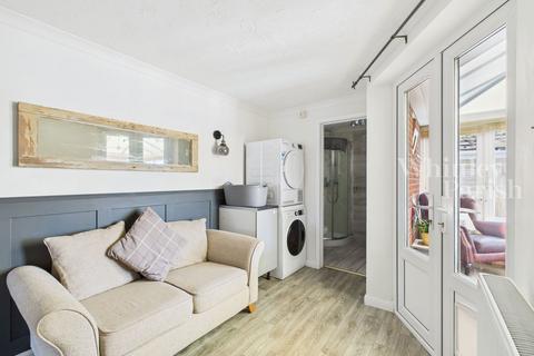 2 Henry Ward Road, Harleston, IP20 9EZ