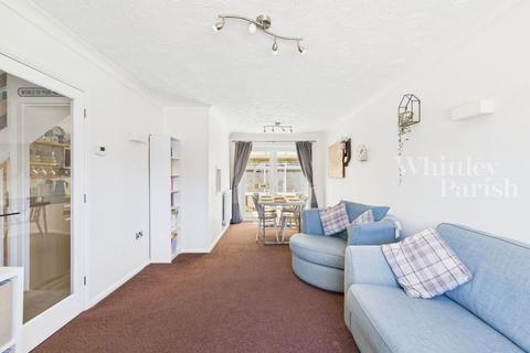 2 Henry Ward Road, Harleston, IP20 9EZ
