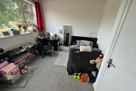 1 bedroom in a house share to rent, Keogh Road, London E15