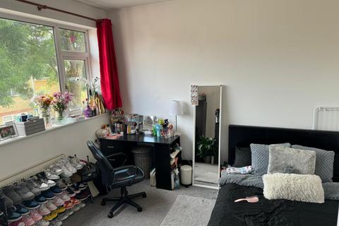 1 bedroom in a house share to rent, Keogh Road, London E15