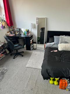 1 bedroom in a house share to rent, Keogh Road, London E15