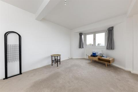 2 bedroom flat to rent, Upper Richmond Road, London