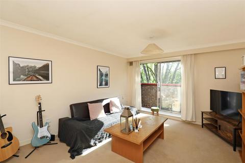 1 bedroom flat to rent, St. Stephen's Gardens, London