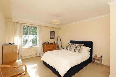 1 bedroom flat to rent, St. Stephen's Gardens, London