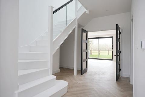 4 bedroom detached house for sale, Kingsoak, Hitchin, SG4