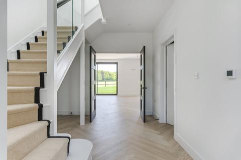 4 bedroom detached house for sale, Kingsoak, Hitchin, SG4