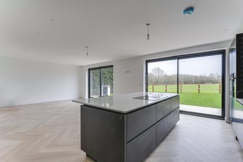 4 bedroom detached house for sale, Kingsoak, Hitchin, SG4