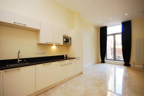 2 bedroom flat to rent, Valley Road, Streatham, London, SW16