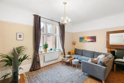 1 bedroom flat to rent, Altenburg Gardens, London