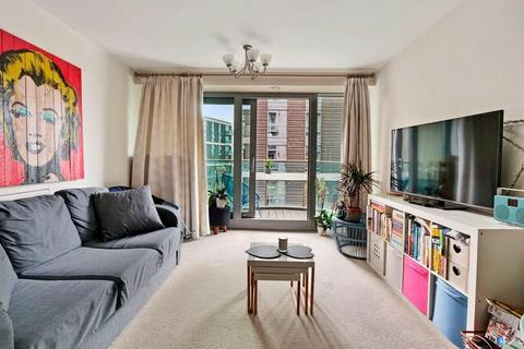 1 bedroom flat to rent, The Arches, SW11