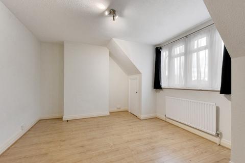 3 bedroom ground floor maisonette to rent, High Street, Orpington BR6