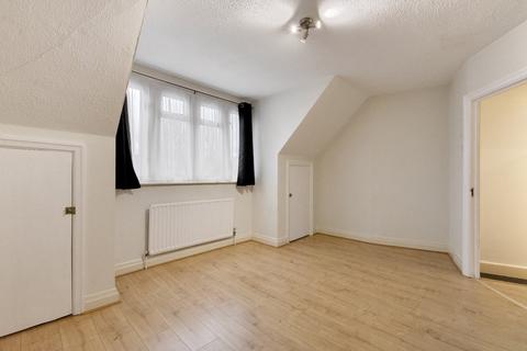 3 bedroom ground floor maisonette to rent, High Street, Orpington BR6