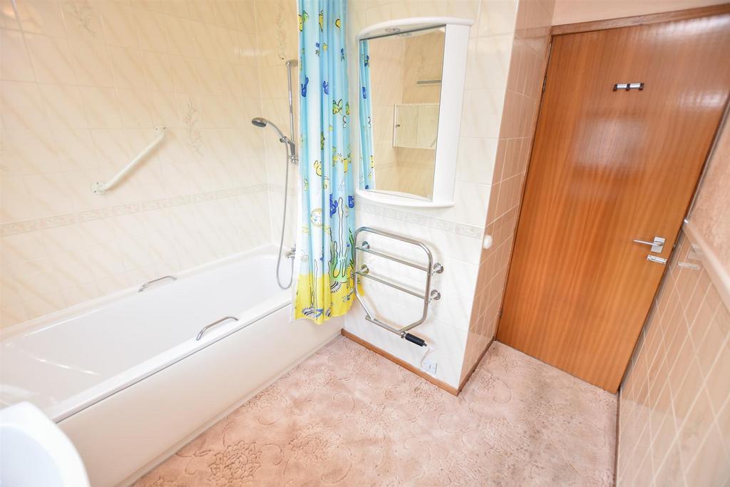 EN-SUITE BATHROOM (2)-2.jpg