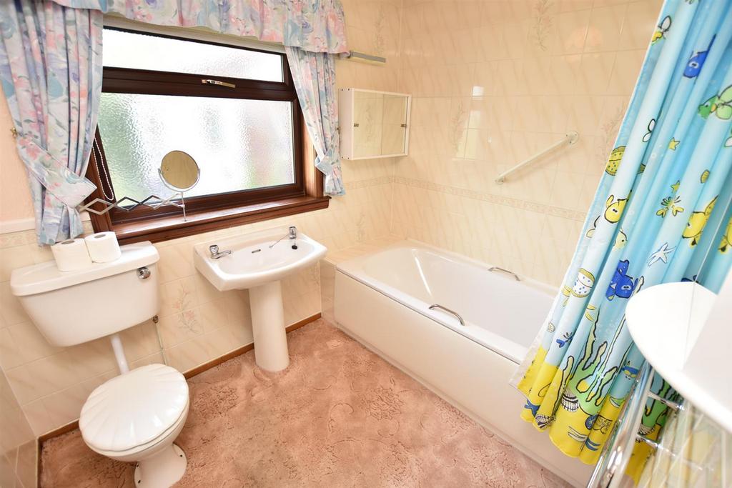 EN-SUITE BATHROOM-2.jpg