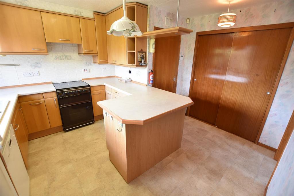 KITCHEN (2).jpg