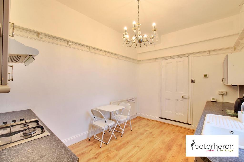 Breakfasting Kitchen