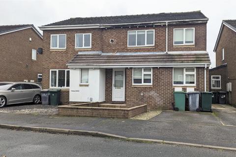 3 bedroom semi-detached house to rent, Foxglove Road, Birstall