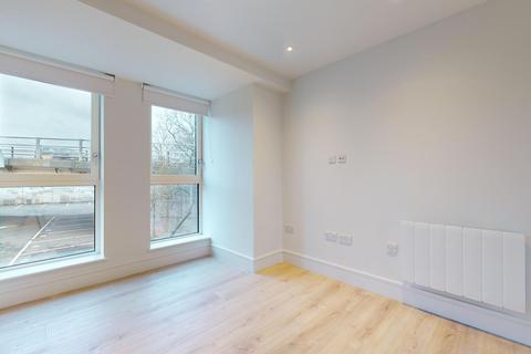 2 bedroom flat to rent, Beverley Way